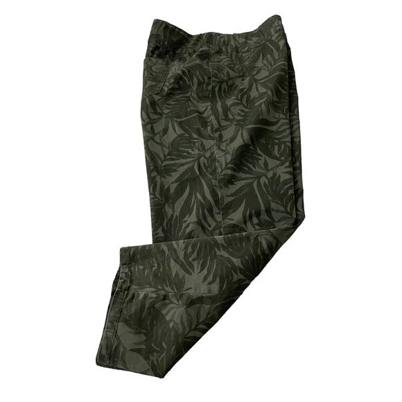 STYLE & CO. HIGH-RISE  PULL-ON, CAMO CARGO PANTS, WOMENS, 12, CAMOUFLAGE GREEN - Picture 6 of 12